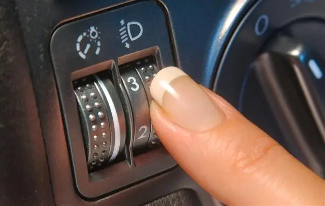 Đèn Pha Là Bộ Phận Không Thể Thiếu Với Một Chiếc Xe Ô Tô, Nó Giúp Tài Xế Có Tầm Quan Sát Rộng Và Rõ Ràng Hơn Khi Lái Xe Vào Ban Đêm. Thế Nhưng Đèn Pha Có Thể Gặp Một Số Trục Trặc Khi Chiếu Lệch Hướng, Độ Chụm Đèn Không Đúng Hay Có Tầm Chiếu Xa Không Đạt Có Thể Gây Khó Khăn Cho Người Lái Hoặc Làm Chói Mắt Những Xe Ngược Chiều Gây Mất Tan Toàn Giao Thông. Vậy Điều Chỉnh Đèn Pha Thế Nào Cho Hợp Lý? Bài Viết Sẽ Giúp Bạn Nắm Được Cách Điều Chỉnh Đèn Pha Của Một Chiếc Ô Tô.