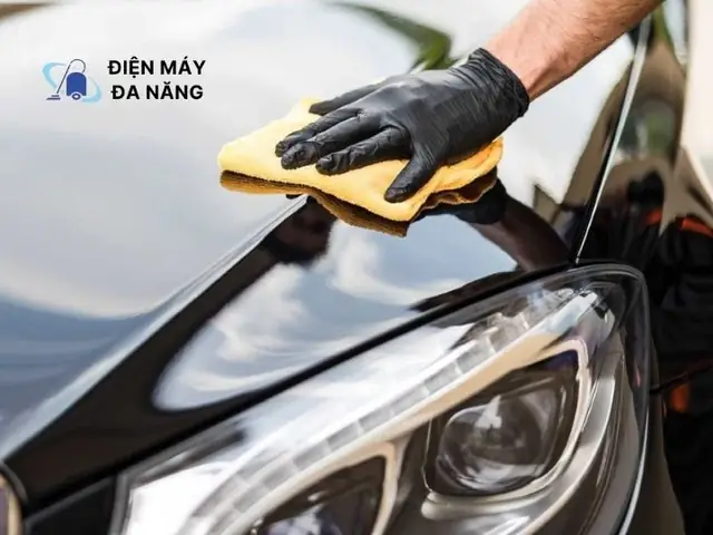 Bước 1: Rửa Sạch Và Lau Khô Toàn Bộ Xe