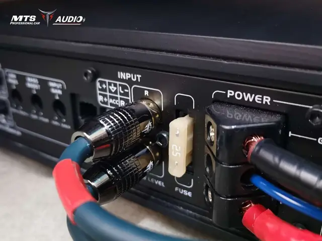 Cách Đấu Loa Siêu Trầm Cho Xe Ô Tô