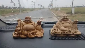 Những Điều Cấm Kỵ Khi Đặt Tượng Phật Trên Ô Tô