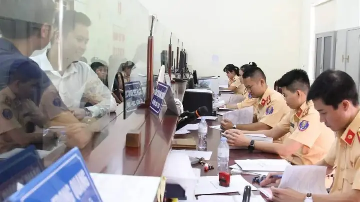 Kiểm Tra Và Nộp Giấy Khai Tại Cơ Quan Có Thẩm Quyền