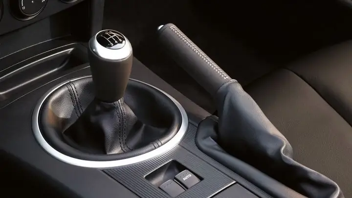 Khi Đỗ Xe Quên Kéo Phanh