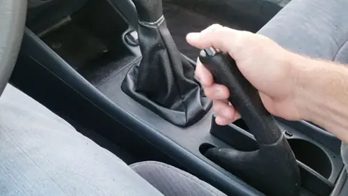 Cách Khởi Động Xe Ô Tô Số Tự Động