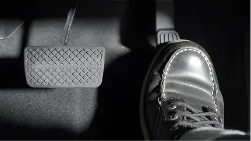 Cách Khởi Động Xe Ô Tô Số Sàn