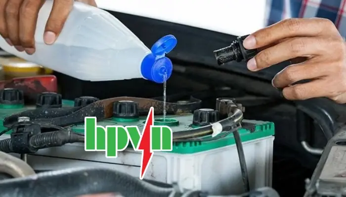 Kiểm Tra Mực Chất Lỏng Bên Trong Ắc Quy( Đối Với Ắc Quy Nước)