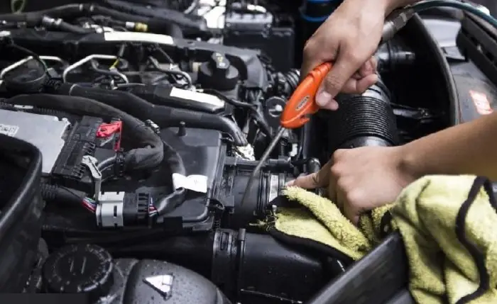 Kiểm Tra Khoang Máy