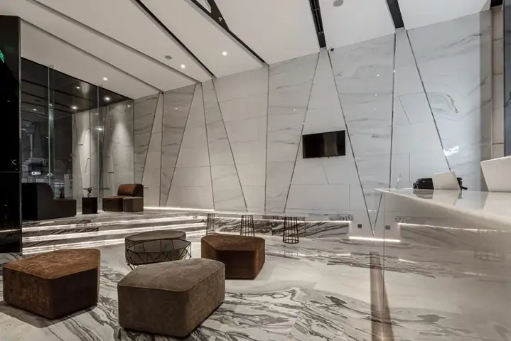 Dịch Vụ Và Hỗ Trợ Khách Hàng Chuyên Nghiệp