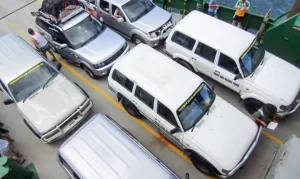 Đỗ Xe Trên Phà Đúng Cách