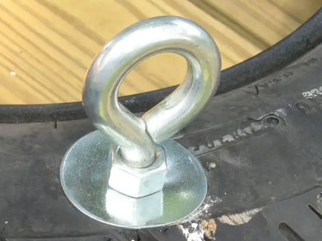 Gắn Móc Treo Vào Các Bulong