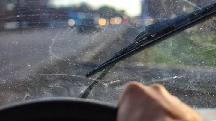 Nguyên Nhân Kính Xe Bị Ố Mốc, Ố Mờ