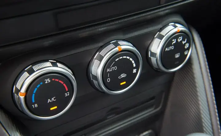 Cách Bật Chế Độ Lấy Gió Trong Và Gió Ngoài Ở Điều Hoà Tự Động