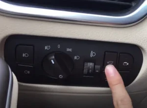 Hướng Dẫn Chi Tiết Cách Mở Cốp Trước Xe Ô Tô An Toàn Và Đúng Cách