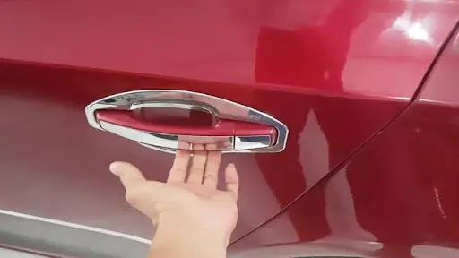 Mở Cửa Xe Ô Tô Khóa Tự Động Từ Bên Ngoài