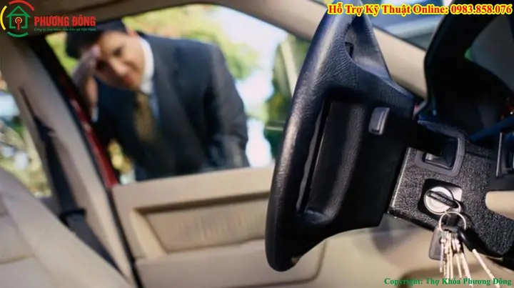 Quên Chìa Khóa Trong Xe Ô Tô