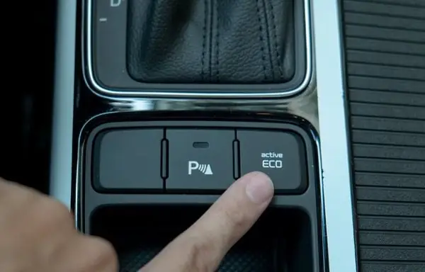 Lưu Ý Khi Mở Nắp Bình Xăng