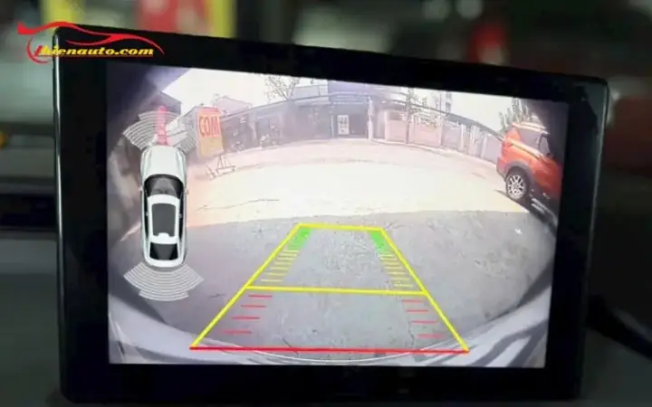 Vì Sao Nên Cài Đặt Camera Lùi Trên Màn Hình Android?