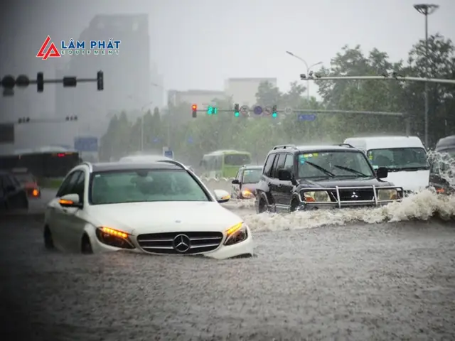 Bài Viết Sau Sẽ Giúp Bạn Hiểu Rõ Thuỷ Kích Là Gì, Dấu Hiệu Nhận Biết Xe Bị Thủy Kích, Và Cách Xử Lý Đúng Đắn Khi Rơi Vào Tình Huống Này.