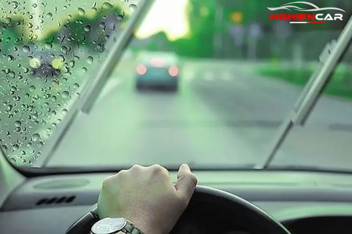 Cần Gạt Nước Ô Tô Là Gì?