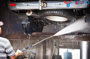 Tại Sao Cần Vệ Sinh Gầm Xe Ô Tô Thường Xuyên?