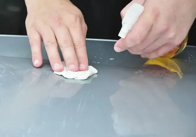 Cách Tẩy Keo Silicon Trên Kính