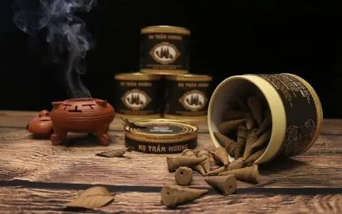 Làm Sạch Xe Và Sắp Xếp Đồ Đạc Trong Xe