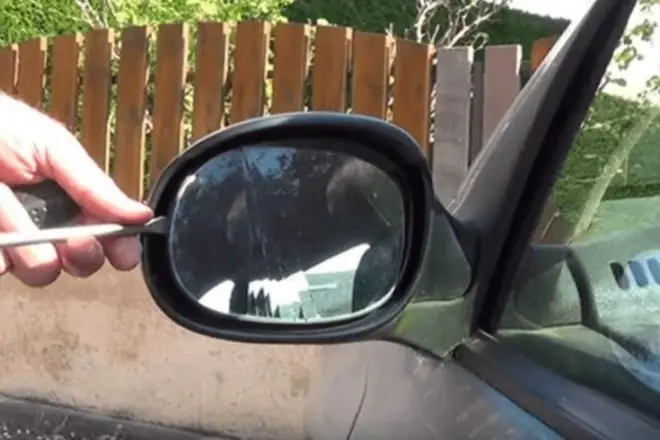 Hướng Dẫn Chi Tiết Cách Tháo Gương Xe Ô Tô An Toàn Và Dễ Dàng