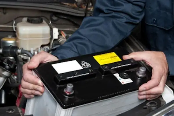 Cách Tháo Ắc Quy Ô Tô