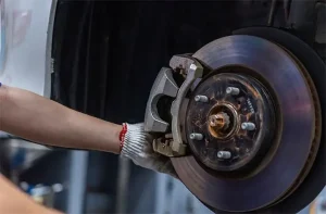 Khi Nào Cần Thay Dầu Phanh Ô Tô?