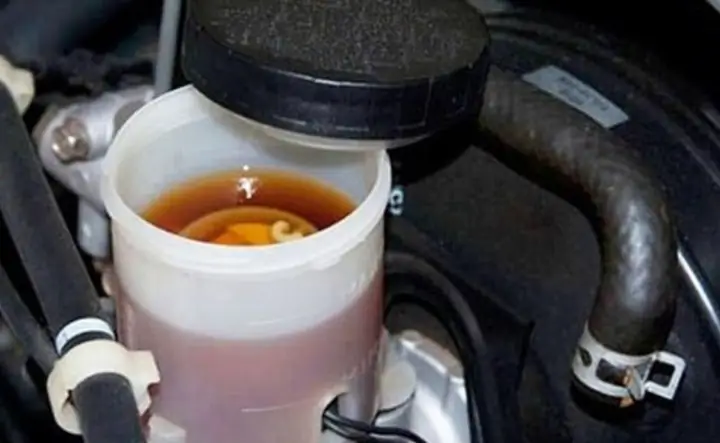 Khi Nào Cần Thay Dầu Phanh Ô Tô?