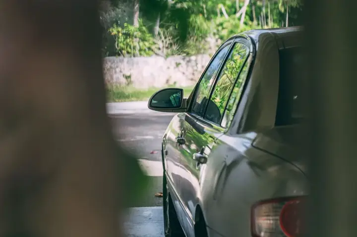 Phí Gửi Xe Bên Ngoài