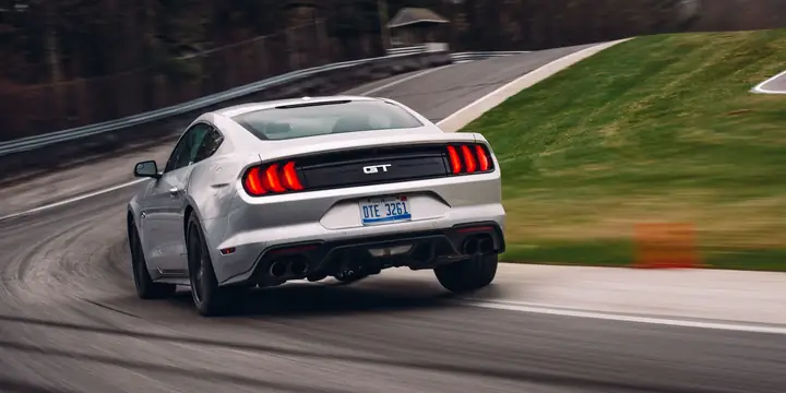 - Khi Mất Bám Bánh Sau