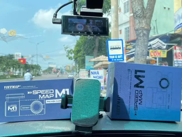 Có Nên Mua Camera Hành Trình Xe Hơi Giá Rẻ Trên Thị Trường Không?