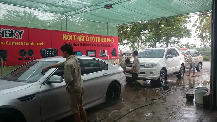 Thiên Phú Auto Cần Tuyển Thợ Rửa Xe, Thay Dầu, Dọn Nội Thất Ô Tô Năm 2020