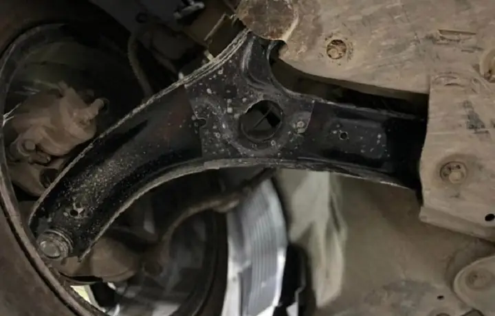 Có Nên Thay Càng Chữ A Theo Định Kỳ?