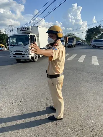 Trình Tự Dừng Xe Của Csgt