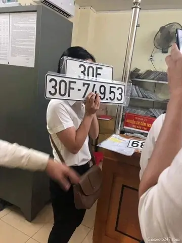 Một Số Hình Ảnh Khi Người Dân Đi Bốc Biển Số Ô Tô Tại Hà Nội