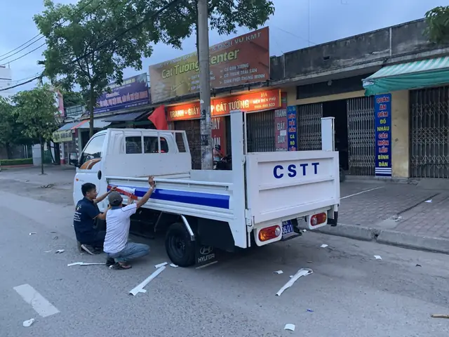 Dịch Vụ Cắt Dán Đề Can Ô Tô Chuyên Nghiệp - Làm Mới Diện Mạo Xế Cưng Của Bạn