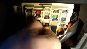 Hướng Dẫn Cách Kiểm Tra Cầu Chì Trên Ô Tô