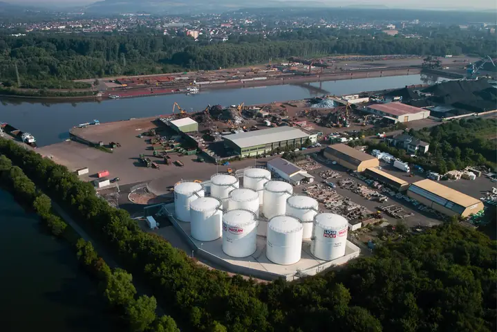 Chai Xịt Phủ Gầm Xe Ô Tô