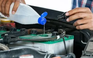 Hướng Dẫn Sử Dụng Bình Nước Làm Mát Ô Tô: Châm Nước Bình Xe Ô Tô Là Gì Và Cách Thực Hiện Đúng