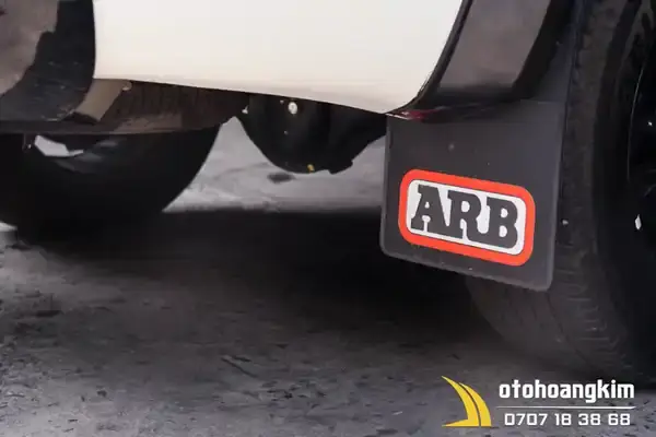 Chan-bun-arb-thailand-chu-den-vien-do-cho-ford-ranger-2017