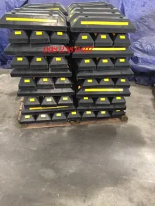 Sản Xuất Cao Su Chặn Lùi Xe: