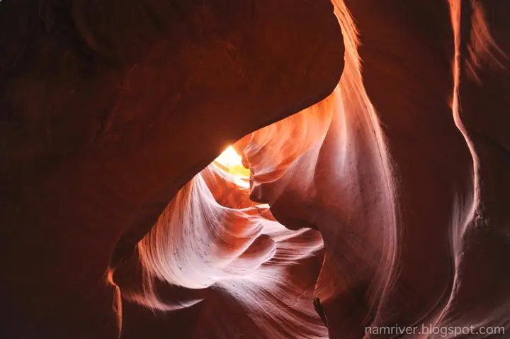 Chạy Xe Ô Tô Trên Nước Mỹ