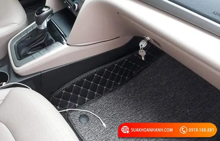 Hướng Dẫn Chi Tiết Chế Khoá Cốp Xe Ô Tô An Toàn Và Hiệu Quả