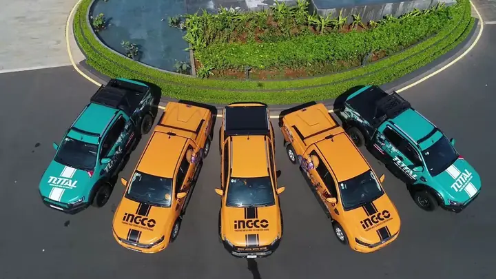 Cho Thuê Quảng Cáo Trên Xe Ô Tô