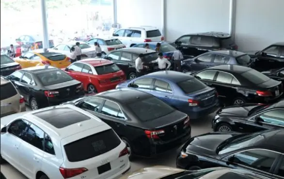 Chợ Xe Ô Tô Cũ: Kinh Nghiệm Mua Bán An Toàn & Hiệu Quả