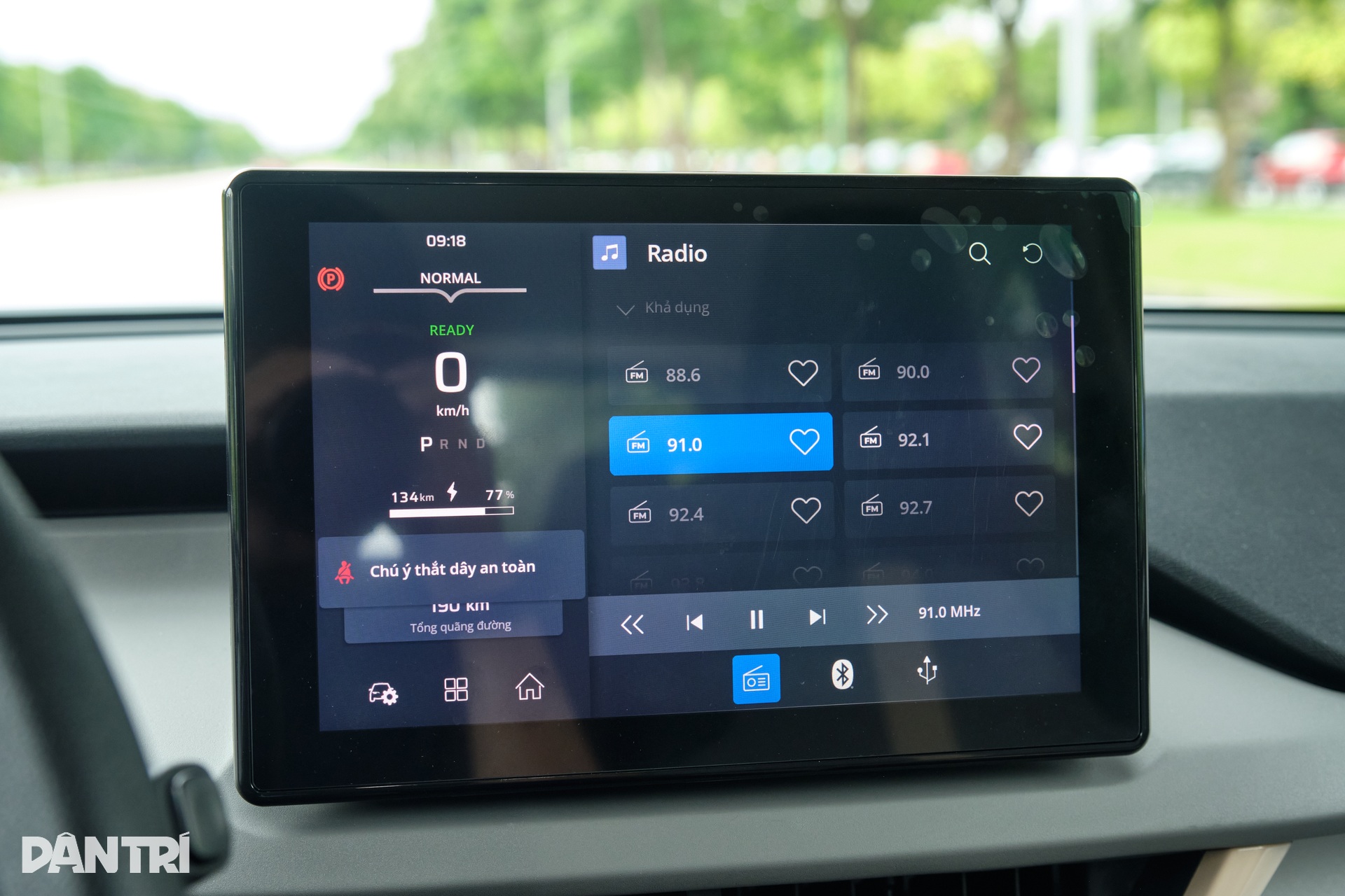 Đánh giá chi tiết màn hình xe VinFast VF3: Tổng quan và trải nghiệm thực tế