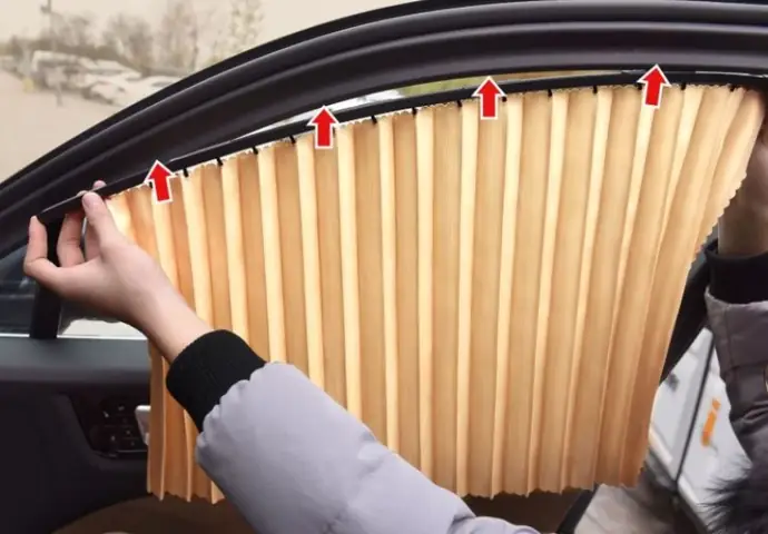 Dùng Rèm Che Nắng Ô Tô