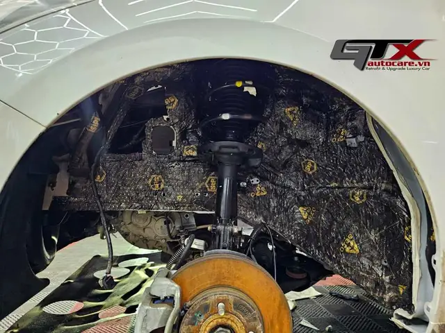 Dán Cách Âm Vị Trí Hốc Bánh Xe Dán Cách Âm Vị Trí Hốc Bánh Xe