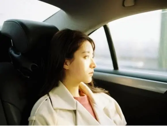 Mẹo Chụp Ảnh Trên Xe Ô Tô Giúp Chị Em Có Những Bức Ảnh Nghìn Like